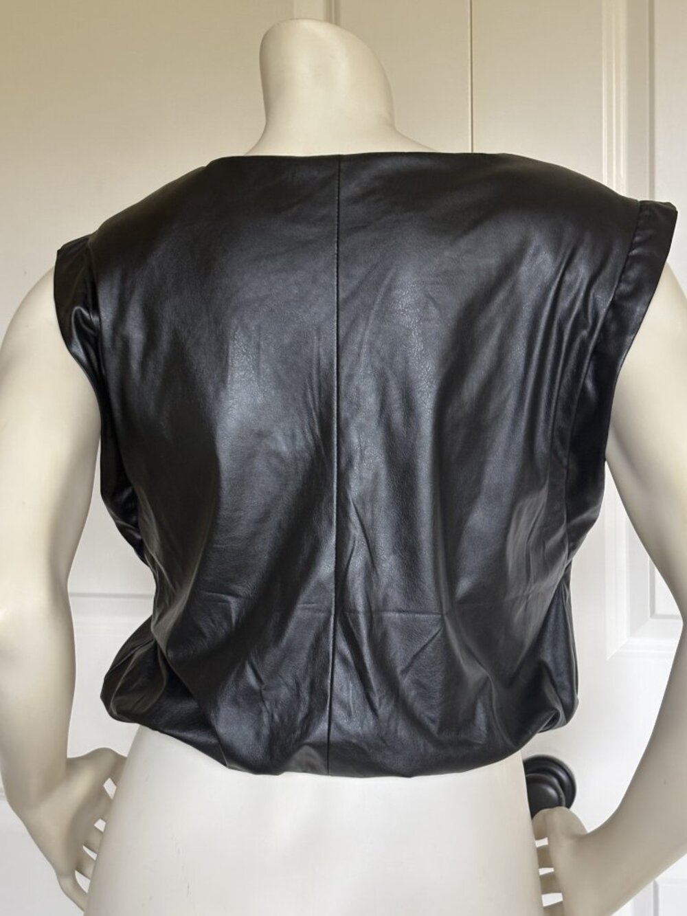 NWOT RAMY BROOK NEW YORK BLACK FAUX LEATHER CROP SLEEVELESS TOP SIZE: XS - Picture 5 of 9